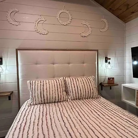 Blissful Nook Tiny Home ~ Cozy Retreat W/ Hot Tub; Near Town And Deep Creek Bryson City Exterior photo
