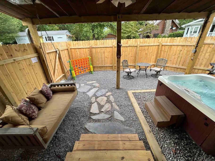 Blissful Nook Tiny ~ Cozy Retreat W/ Hot Tub; Near Town And Deep Creek Bryson City