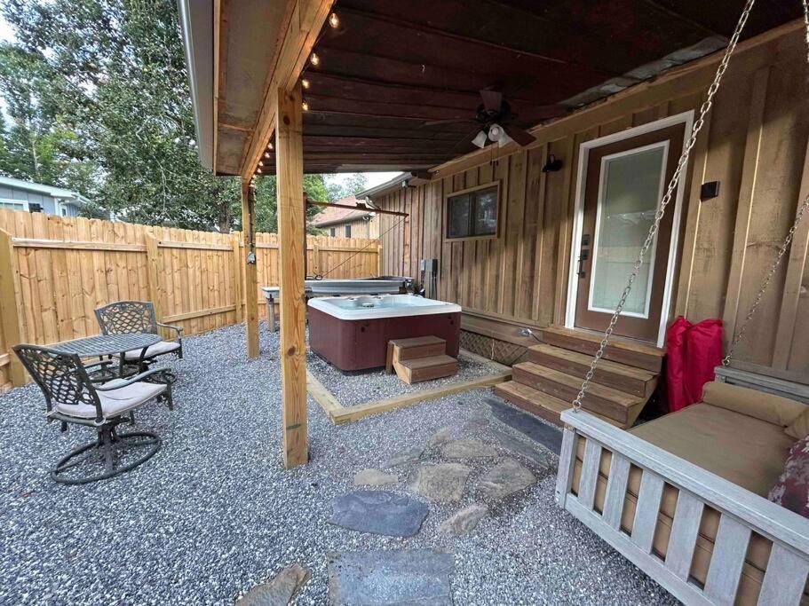 Blissful Nook Tiny ~ Cozy Retreat W/ Hot Tub; Near Town And Deep Creek