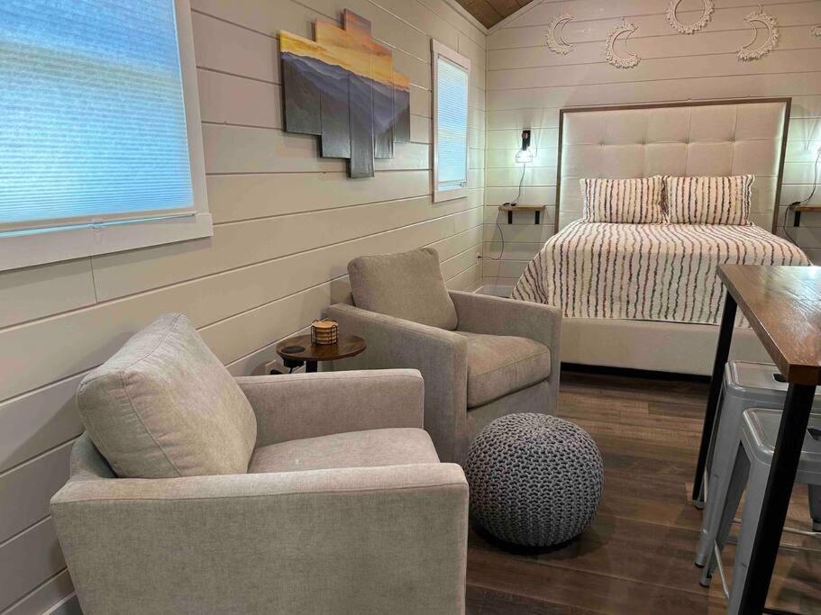 Holiday home Blissful Nook Tiny ~ Cozy Retreat W/ Hot Tub; Near Town And Deep Creek Bryson City