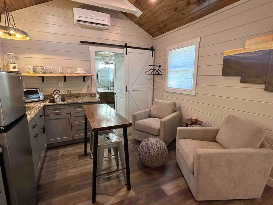 Blissful Nook Tiny ~ Cozy Retreat W/ Hot Tub; Near Town And Deep Creek
