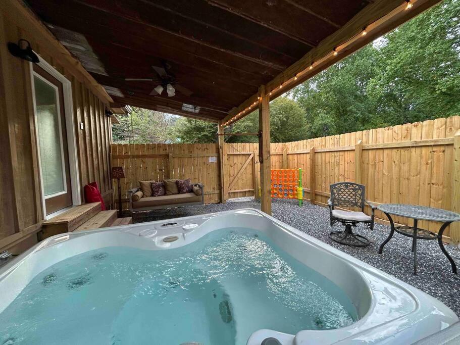 Blissful Nook Tiny ~ Cozy Retreat W/ Hot Tub; Near Town And Deep Creek Hébergement de vacances *