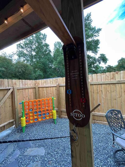 Hébergement de vacances Blissful Nook Tiny ~ Cozy Retreat W/ Hot Tub; Near Town And Deep Creek